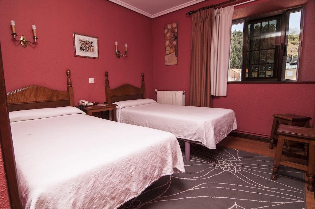 Riodeva Hotell Unquera Rum bild