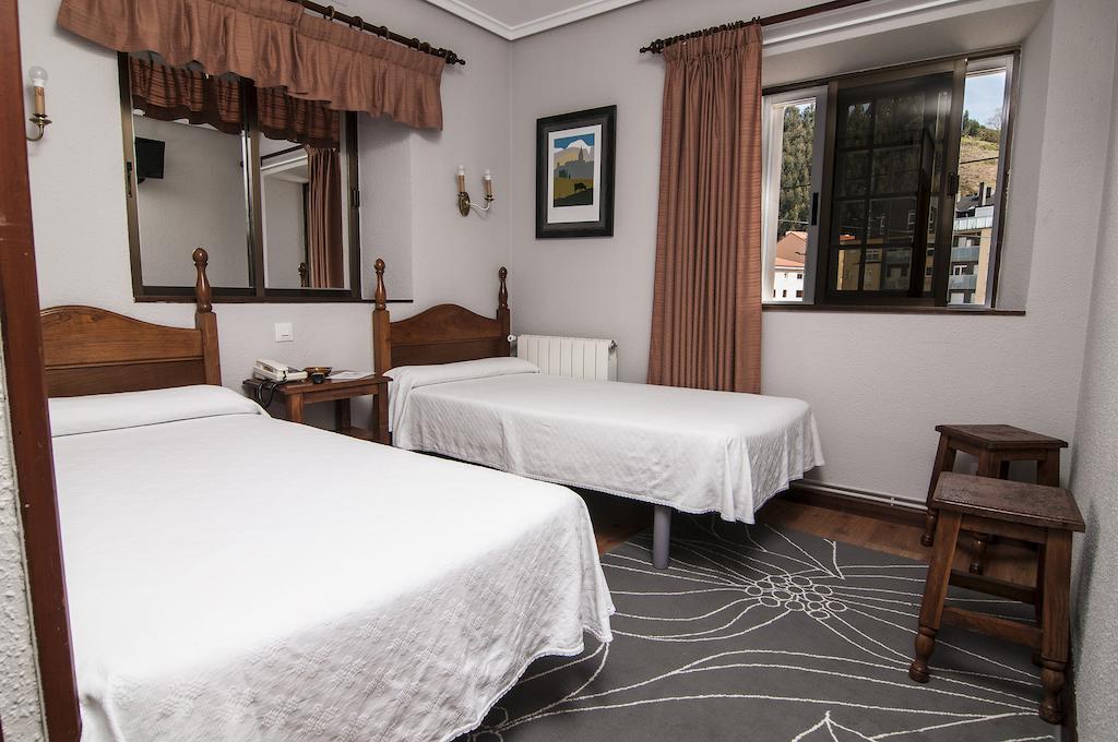 Riodeva Hotell Unquera Rum bild